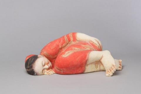Akio Takamori (Japon . USA, 1950-2017) Sleeping Woman in red Dress, 2012 